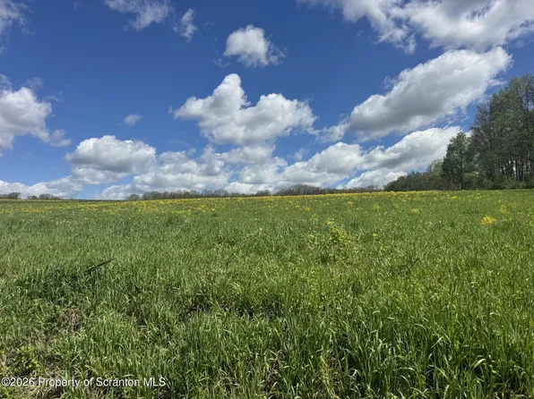 Quarry Hill Dr, Danielsville, PA 18038