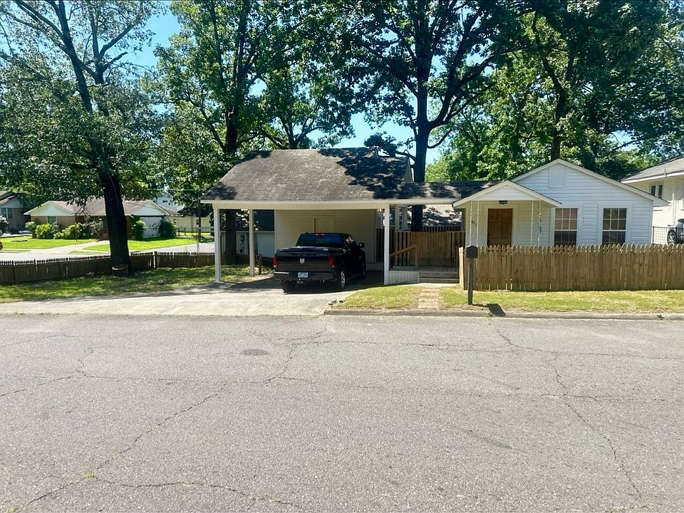 1st image of 303 Oakwood Ave