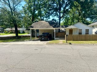 303 Oakwood Ave, Hot Springs, AR 71913