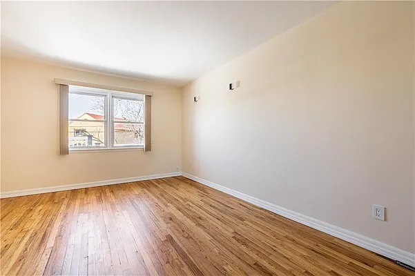 Sold by Remax Edge | media 35