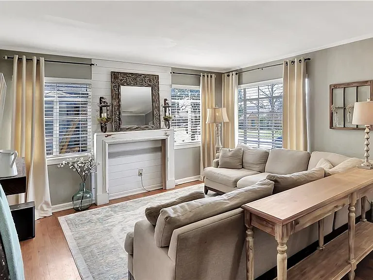 2521 Forest Park Blvd — Photo 3
