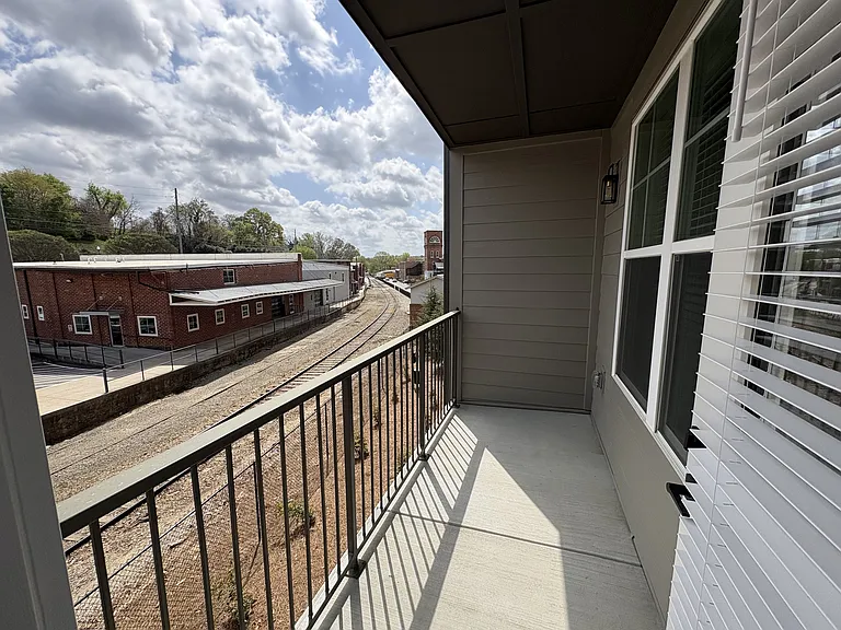 District on the Etowah Apartments — Photo 210