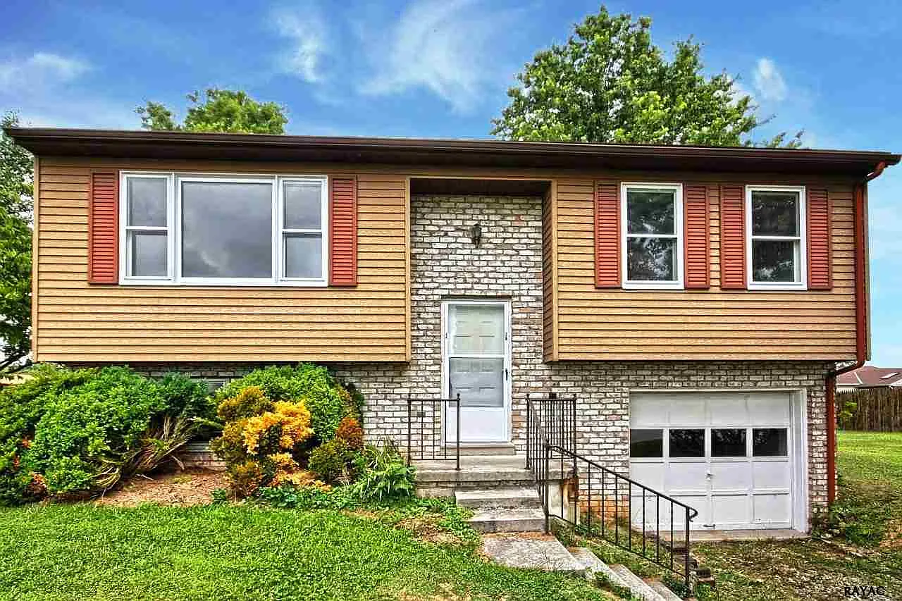 26 Colonial Dr photo 1