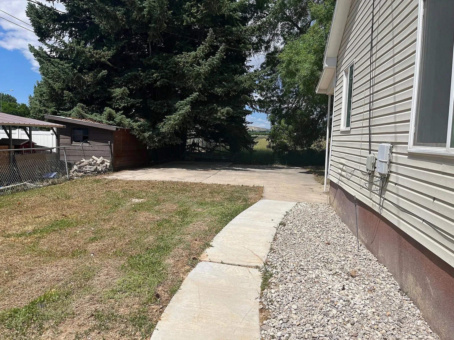 4 bed, 2130 sqft, $2,175 — Photo 3