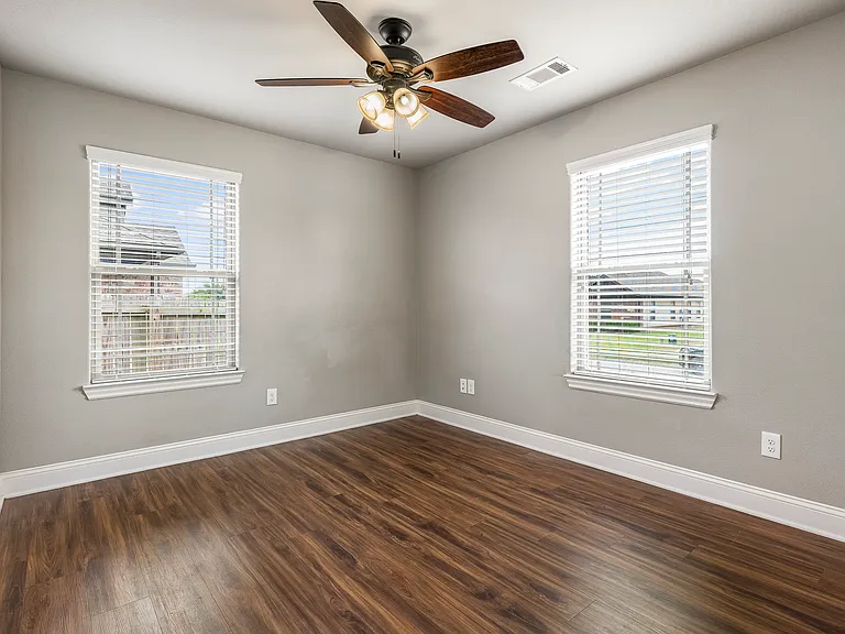 3803 SW Capstone Ave — Photo 9
