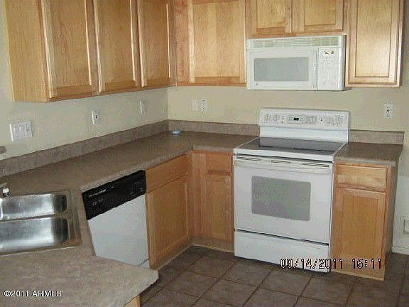 4th image of 13823 W Young St