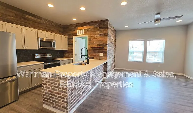 4175 Samaritan Loop — Photo 2
