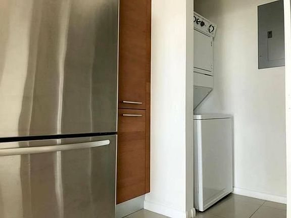 3rd image of 244 Biscayne Blvd APT 2900