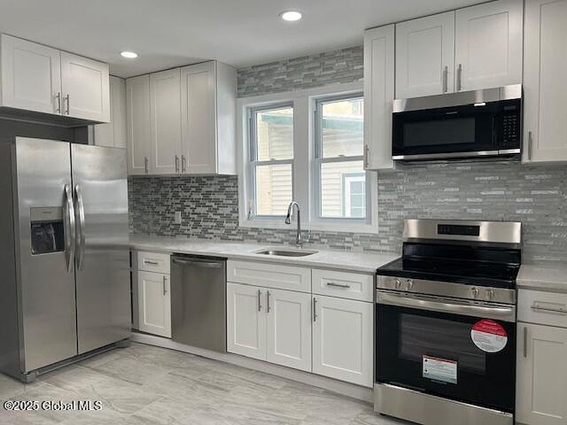 2nd image of 331 Chapman Drive