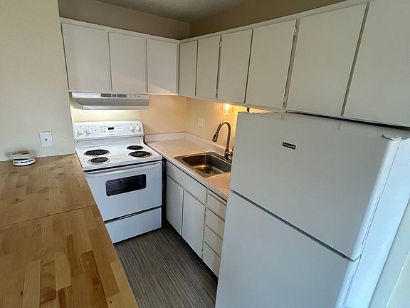 4th image of 4135 11th Ave NE #4005