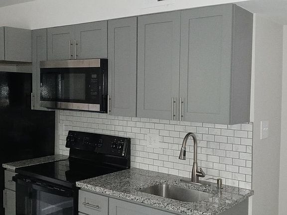 4th image of 105 Devereaux Ave #1