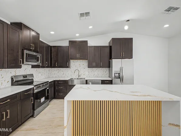 3010 W COUNTRY GABLES Drive, Phoenix, AZ 85053