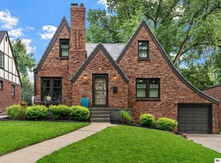 5631 Western Ave, Omaha, NE 68132