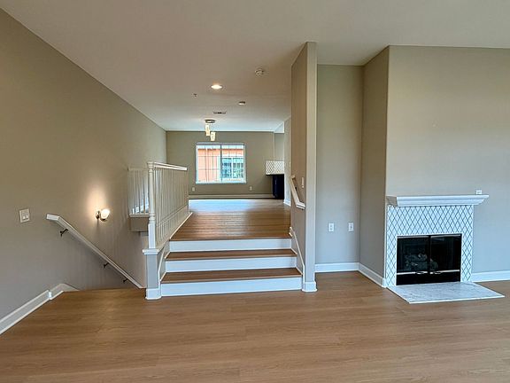 5th image of 1043 Helen Ave