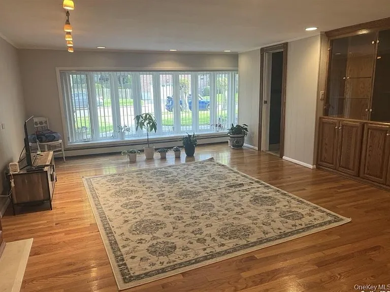 30 Michael Rd — Photo 11