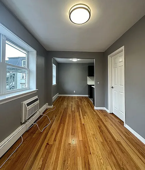 138 E 7th St #7 — Photo 19