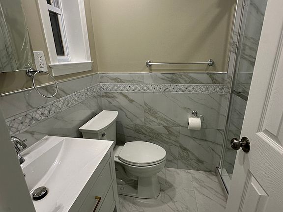 5th image of 2213 Wilson Ave