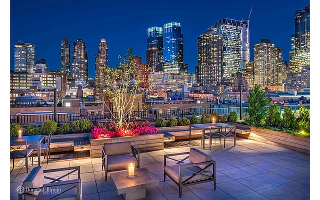 Rented by Douglas Elliman | media 22