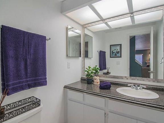 4th image of 4208 Grainary Ave