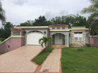 490 Hato Abajo St, Arecibo, PR 00612