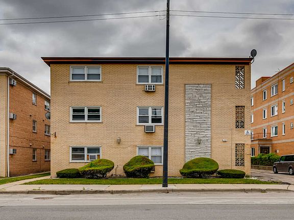 2nd image of 6466 N Northwest Hwy APT C2