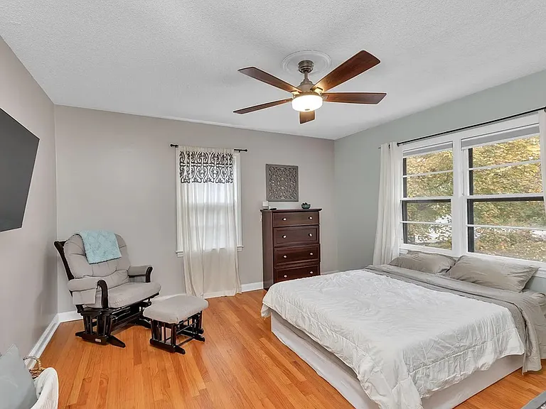 506 Acorn Ct — Photo 8