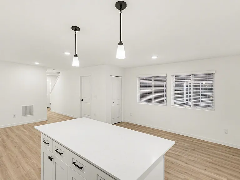 6200 Aurelius Rd — Photo 7