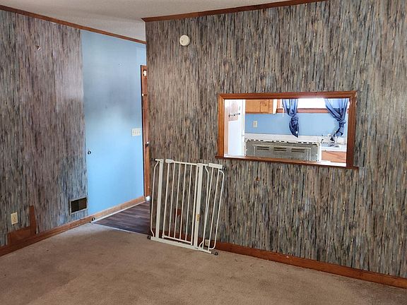 5th image of 1414 Hazel St