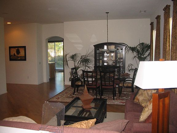 5th image of 2274 Toulouse St