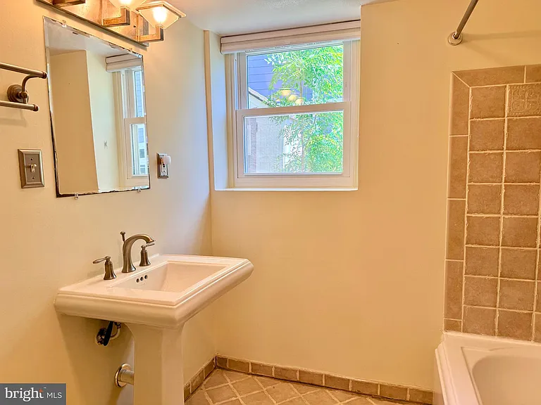 3001 S Grant St — Photo 15