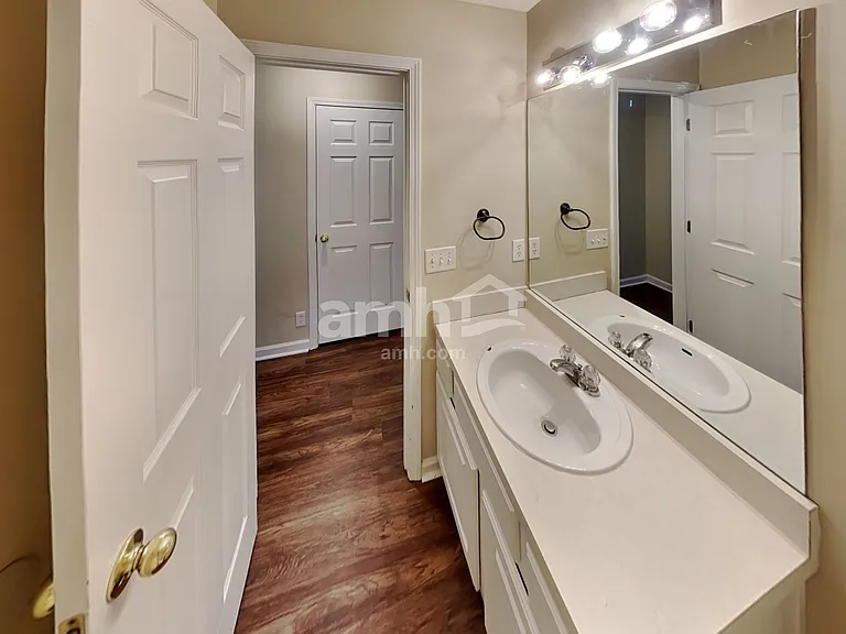 119 Crestwood Ln — Photo 17