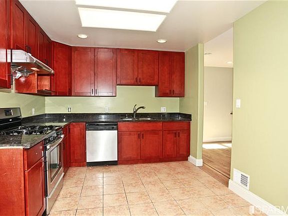 5th image of 213 Velasco Ave