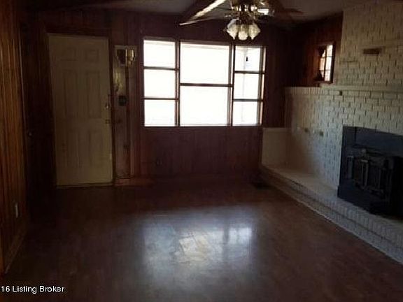 4th image of 2718 Triplett Ct