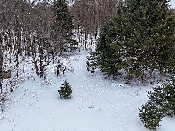 4th image of 17 Mile Rd