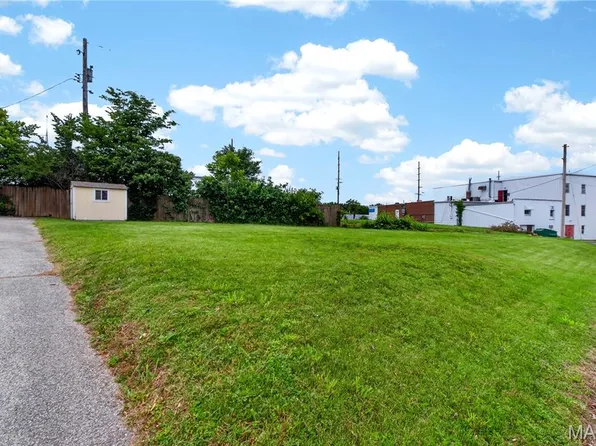 8651 Burton Ave, Saint Louis, MO 63114