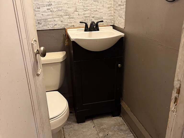 2113 N Taylor Rd — Photo 12