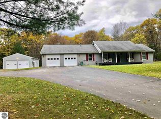 9530 S Hodge Rd, Kingsley, MI 49649