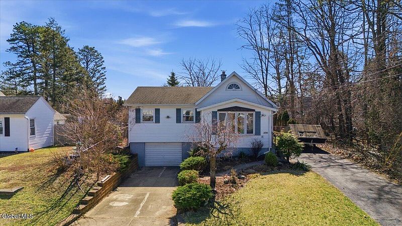 4th image of 2734 Clyde Avenue