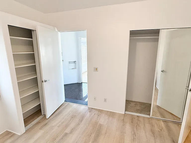 10422 Weddington St — Photo 6