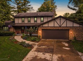 10208 Woodland Acres Dr, Grand Ledge, MI 48837