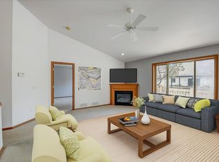 6901 Dominion Dr, Madison, WI 53718