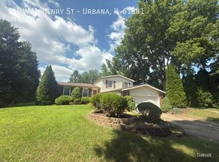 104 W McHenry St, Urbana, IL 61801