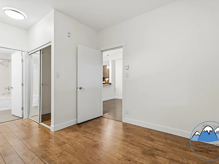 13468 King George Blvd — Photo 12