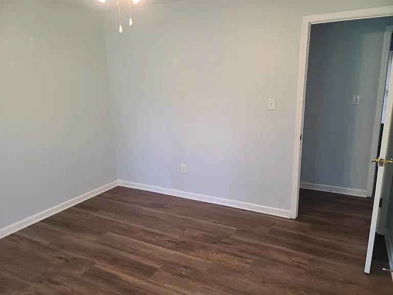 709 Redwood Park — Photo 20