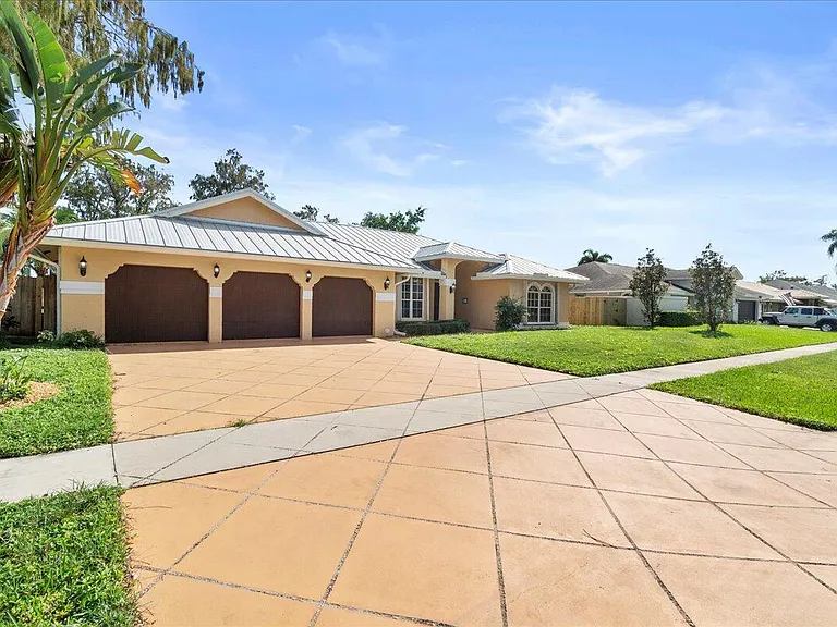 13557 Northumberland Cir — Photo 2