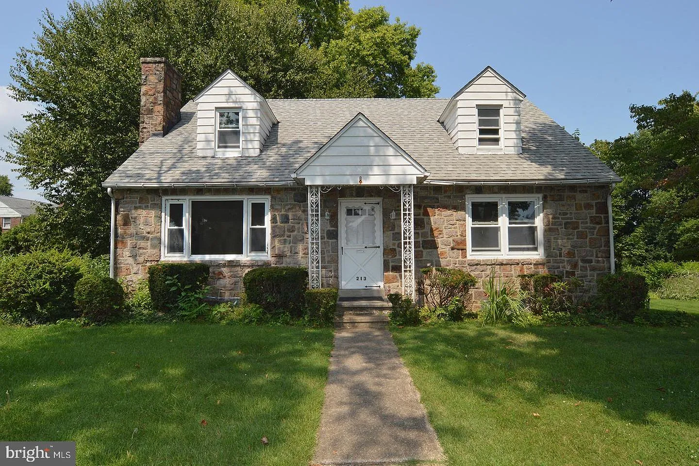 213 Mayberry Ave photo 1
