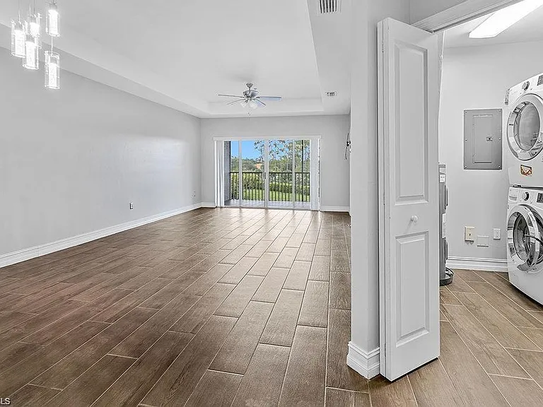 7827 Regal Heron Cir #306 — Photo 6