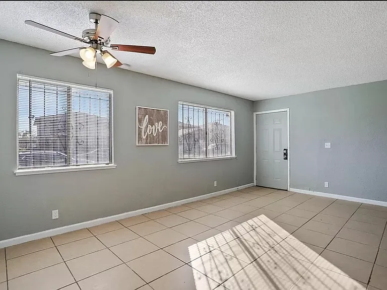 4404 Calandria St #2 — Photo 10