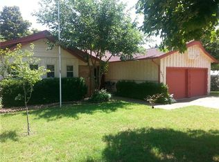 8321 Tucson Trl, Fort Worth, TX 76116