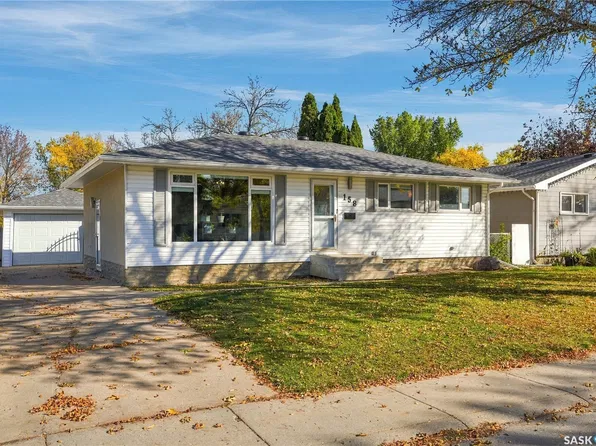 158 Smallwood Crescent, Saskatoon, SK S7L 4Z6